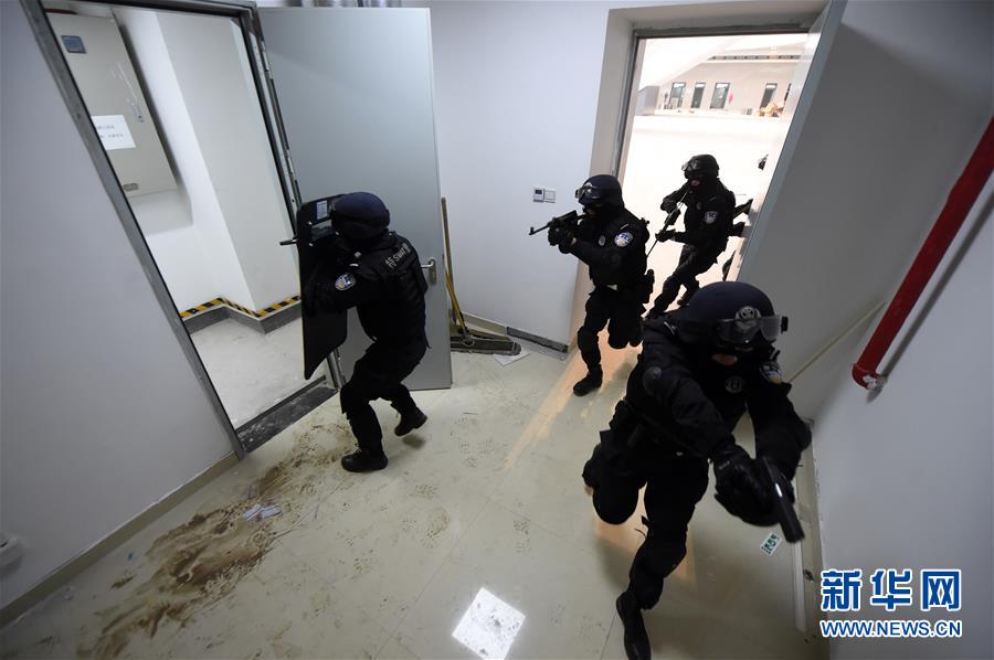 （社会）（3）重庆西站首次开展应急处突演练 