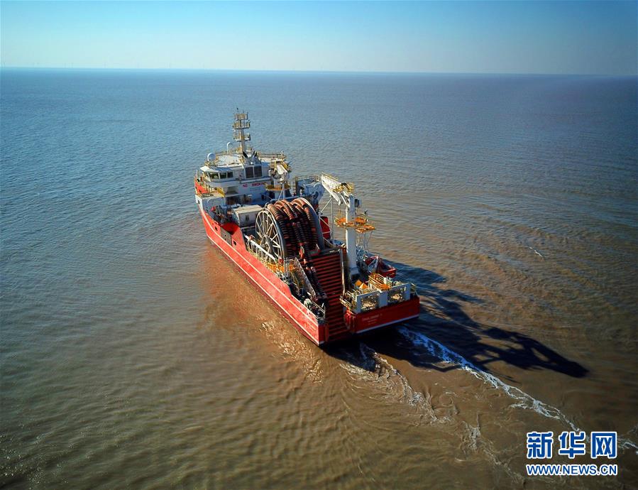 #（经济）（6）江苏南通：新型海洋原油转驳船出海试航