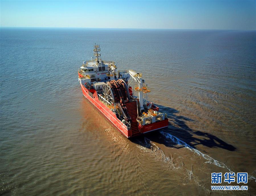 #（经济）（6）江苏南通：新型海洋原油转驳船出海试航