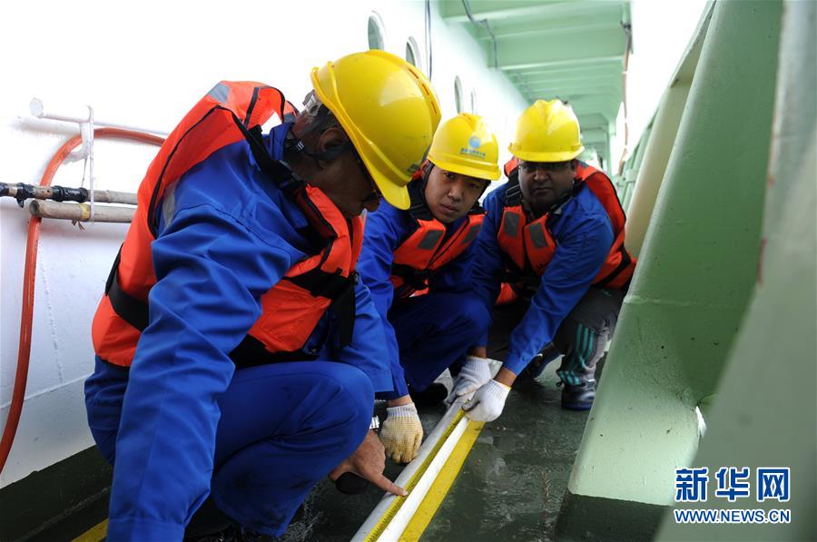 （图文互动）（3）通讯：&ldquo;实验3&rdquo;号科考船上的&ldquo;巴铁&rdquo;科学家