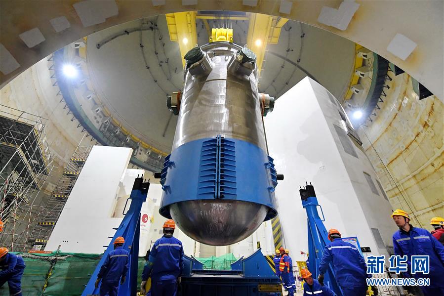 （新时代新气象新作为）（10）&ldquo;华龙一号&rdquo;全球首堆压力容器成功吊装