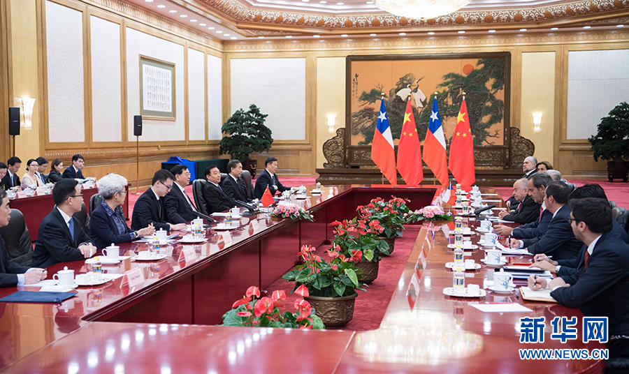 1月29日，全国人大常委会委员长张德江在北京人民大会堂与智利参议长萨尔迪瓦举行会谈。新华社记者 李涛 摄