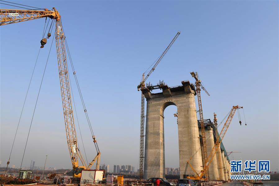（经济）（2）河南三门峡黄河公铁两用特大桥加紧施工