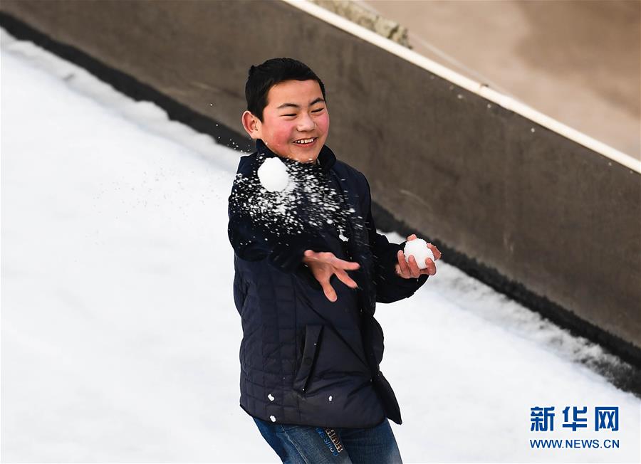 (关注春运·图片故事)(5)求学“小候鸟”千里归巢记——放假启程