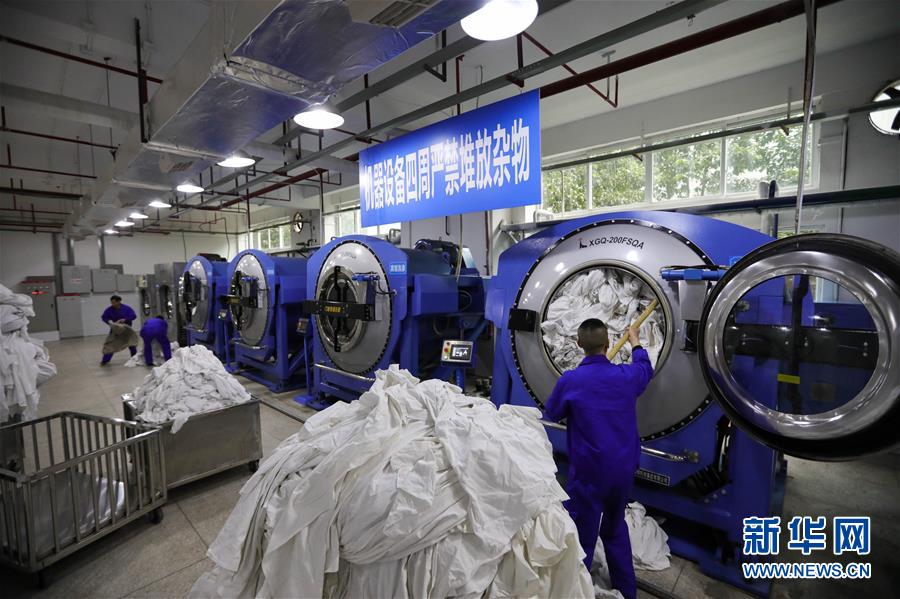 （关注春运）（2）春运幕后&mdash;&mdash;走近列车卧具&ldquo;洗涤工&rdquo;