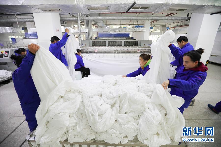 （关注春运）（3）春运幕后&mdash;&mdash;走近列车卧具&ldquo;洗涤工&rdquo;