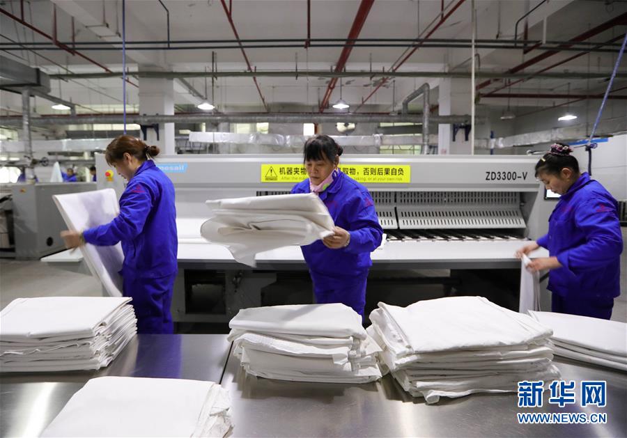 （关注春运）（6）春运幕后&mdash;&mdash;走近列车卧具&ldquo;洗涤工&rdquo;