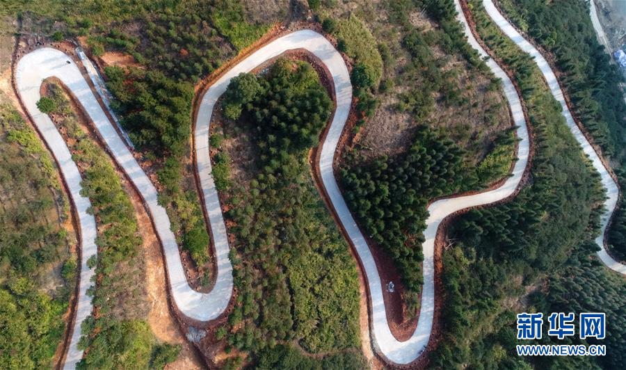 ＃（社会）（5）广西融水：返乡至村口 便利回家路