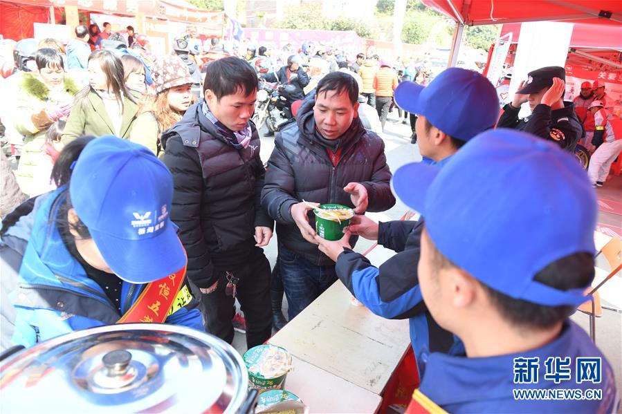（关注春运）（5）广西梧州：&ldquo;情暖驿站&rdquo;温暖返乡路