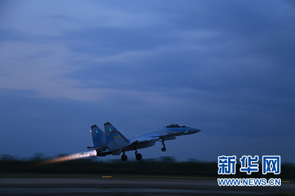 中国空军苏－３５战机飞赴南海战斗巡航