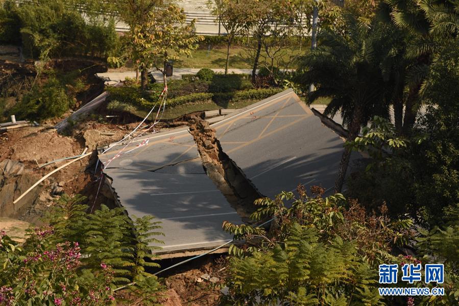 （突发事件）（4）广东佛山地铁施工路段发生地面塌陷　8人死亡3人失联