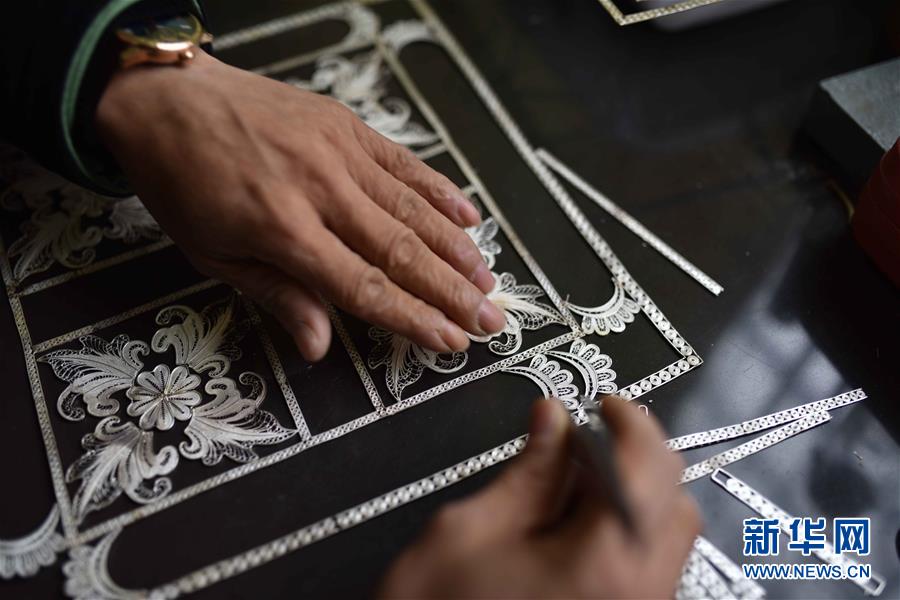 #（关注非遗）（3）贵州丹寨：苗族银饰锻制技艺