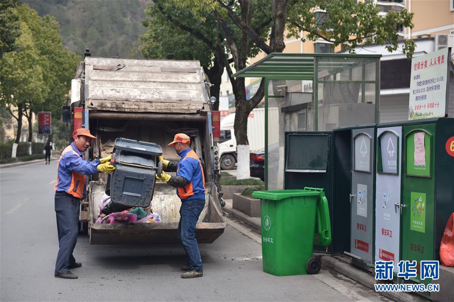 #（图文互动）（1）&ldquo;分清会烂不会烂、能卖不能卖，垃圾分类一点都不难&rdquo;&mdash;&mdash;浙江金华破解农村垃圾分类难题 