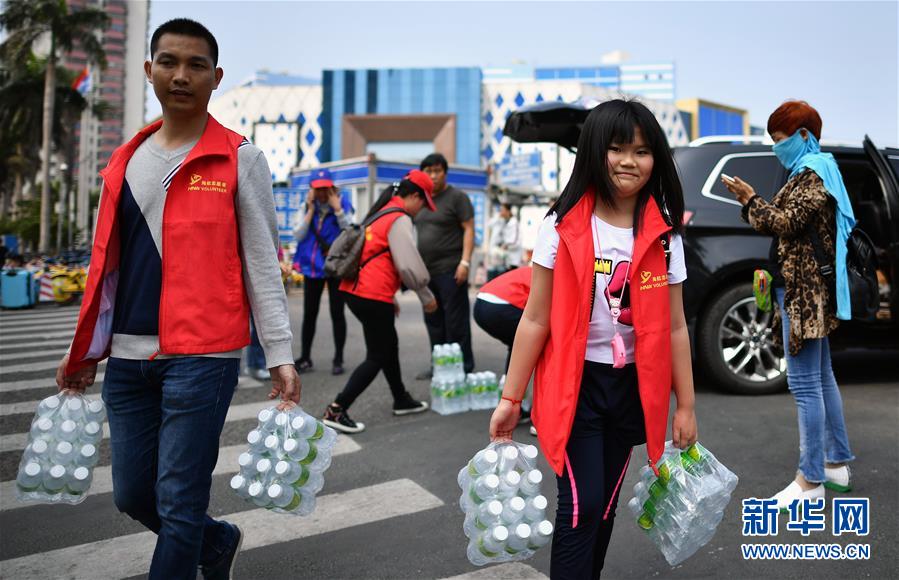 （社会）（2）温暖回家路 堵路不堵心