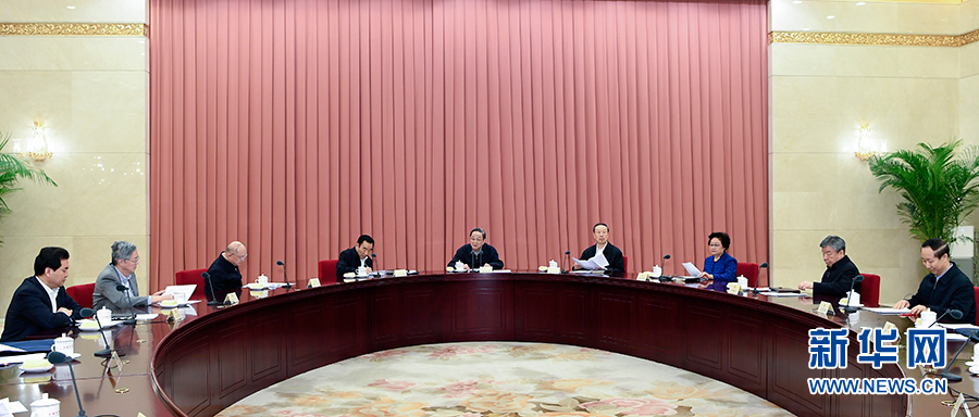 3月1日，中共政协第十二届全国委员会党组在北京召开会议，传达学习贯彻习近平总书记在党的十九届三中全会上的重要讲话和全会精神。全国政协主席、党组书记俞正声主持会议并讲话。新华社记者张领摄