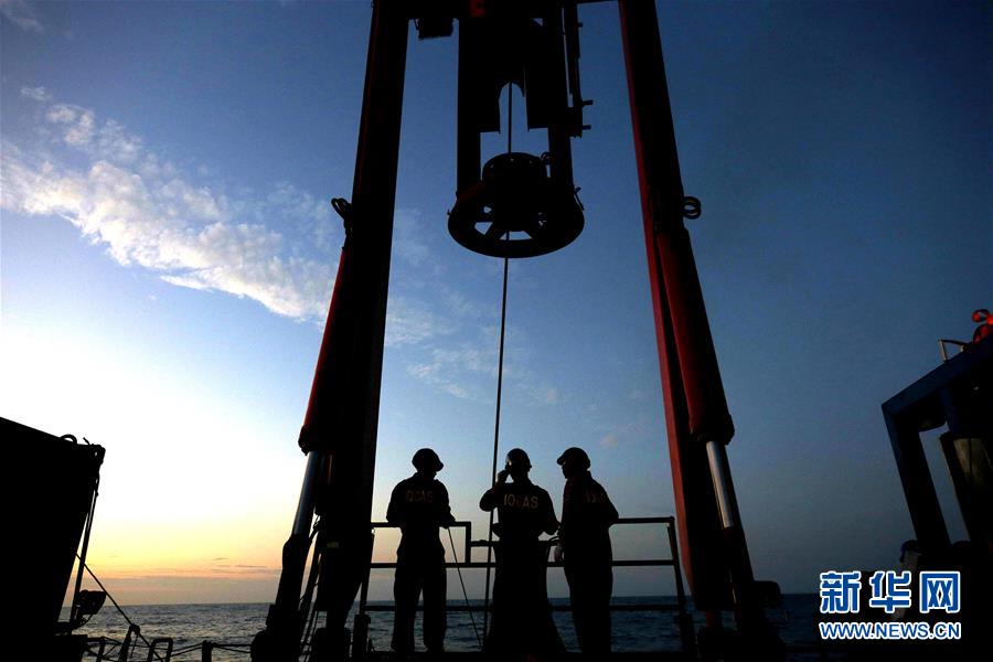 （科技）（1）测试&ldquo;发现&rdquo;号ROV深海机器人