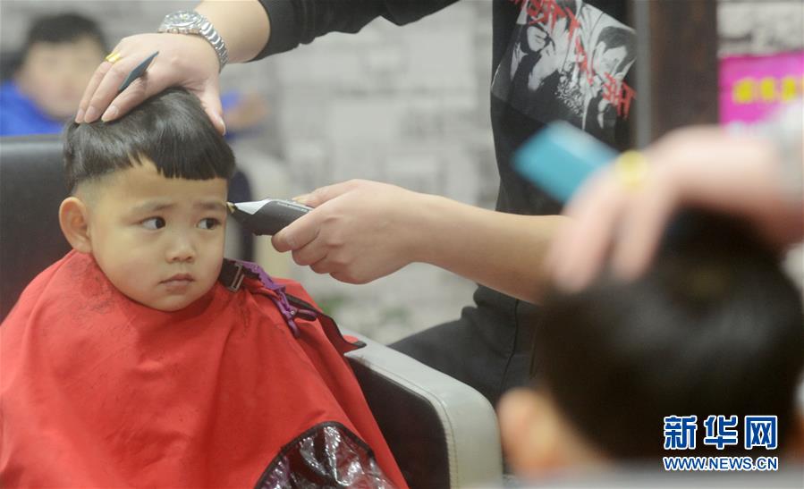 #（社会）（4）&ldquo;二月二 剃龙头&rdquo;