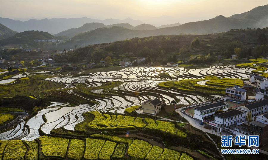 （美丽中国）（3）陕南凤堰古梯田 花水相映展画卷
