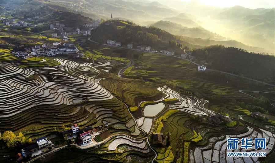 （美丽中国）（7）陕南凤堰古梯田 花水相映展画卷