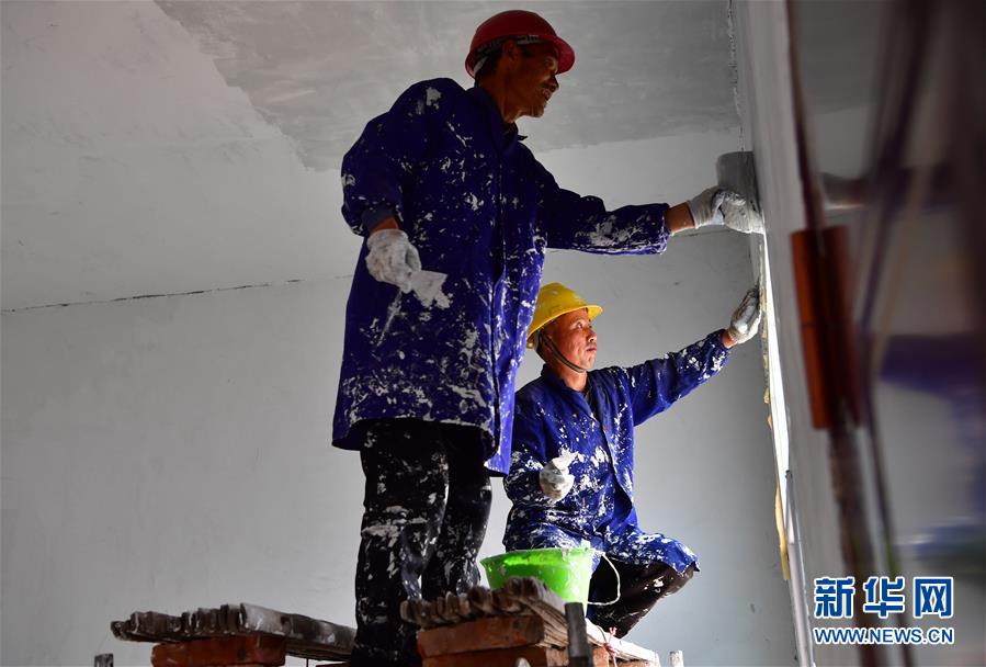 (走基层 听民声)(5)贫困户王万才的“诗意”脱贫路