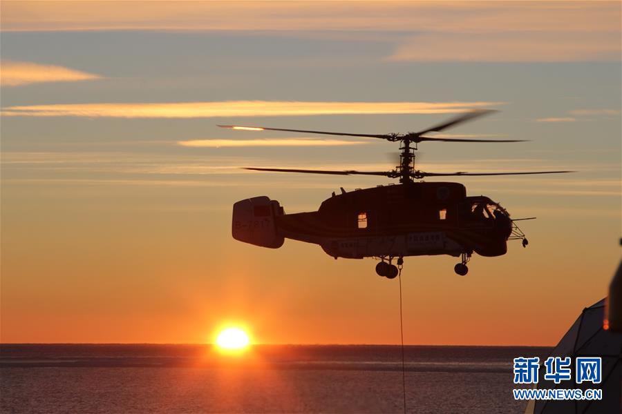 （第34次南极科考&middot;图文互动）（4）为&ldquo;雪龙&rdquo;船插上&ldquo;翅膀&rdquo;&mdash;&mdash;记中国第34次南极科考队直升机机组