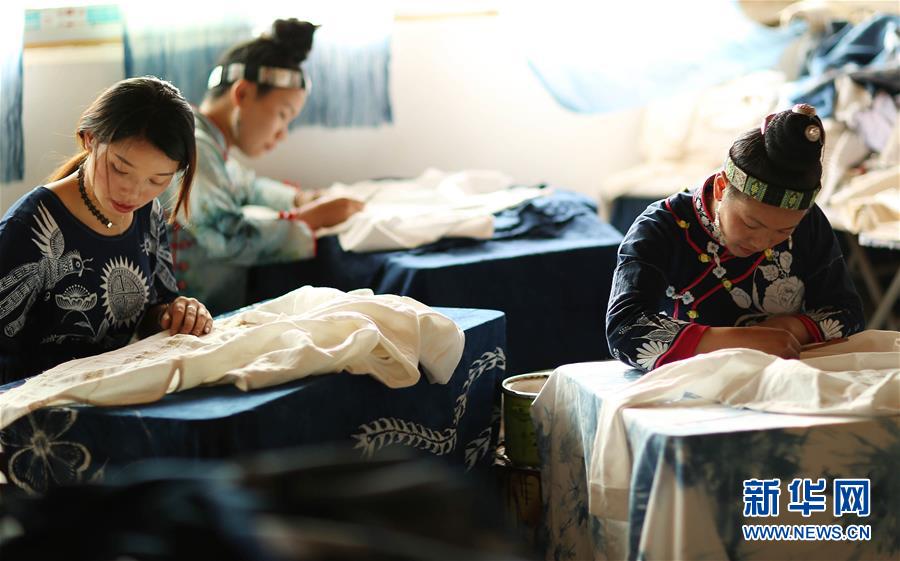 （社会）（1）贵州丹寨：&ldquo;指尖经济&rdquo;绘制脱贫蓝图