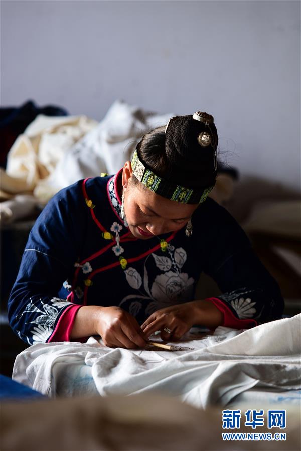 （社会）（5）贵州丹寨：&ldquo;指尖经济&rdquo;绘制脱贫蓝图