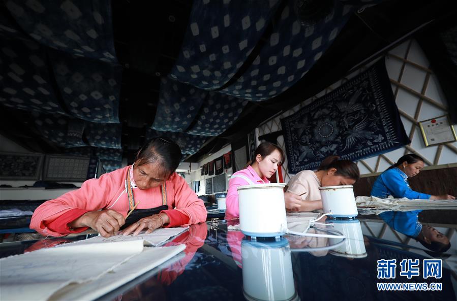 （社会）（4）贵州丹寨：&ldquo;指尖经济&rdquo;绘制脱贫蓝图