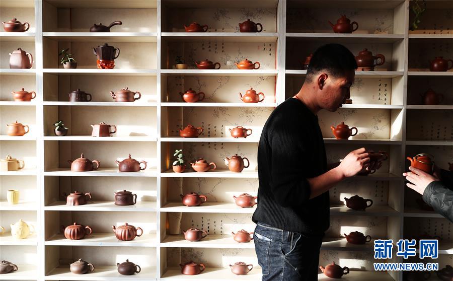 （社会）（1）辽宁喀左：&ldquo;90后&rdquo;大学生返乡创业