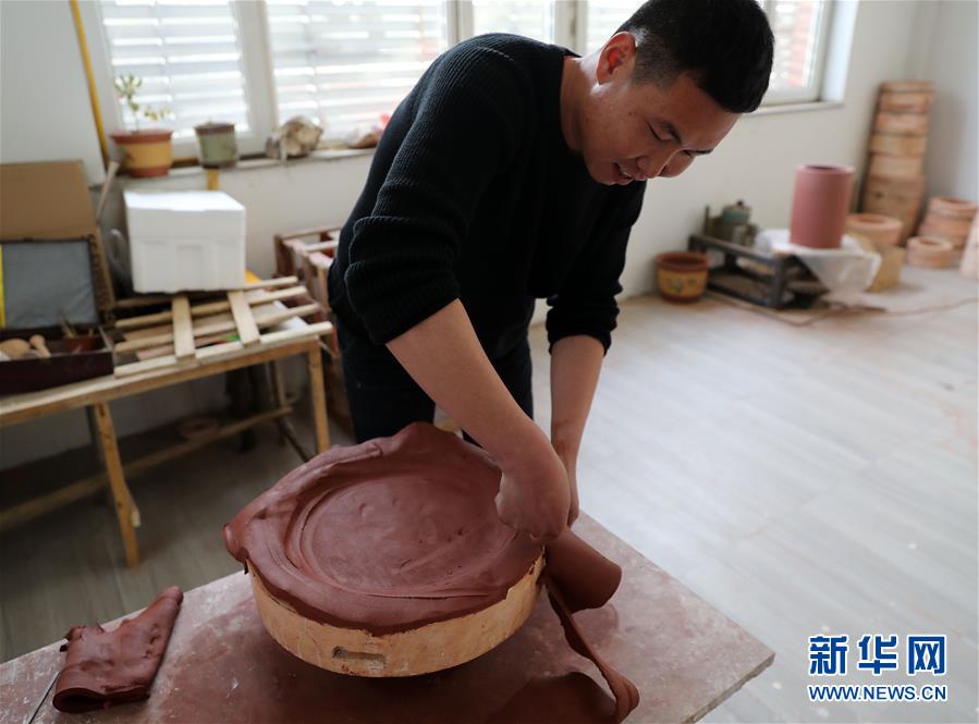 （社会）（5）辽宁喀左：&ldquo;90后&rdquo;大学生返乡创业