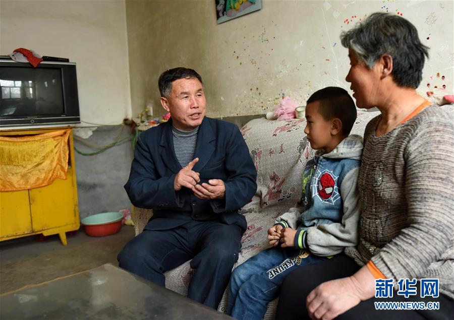 （图片故事）（6）侯增喜：45年乡村教育的坚守
