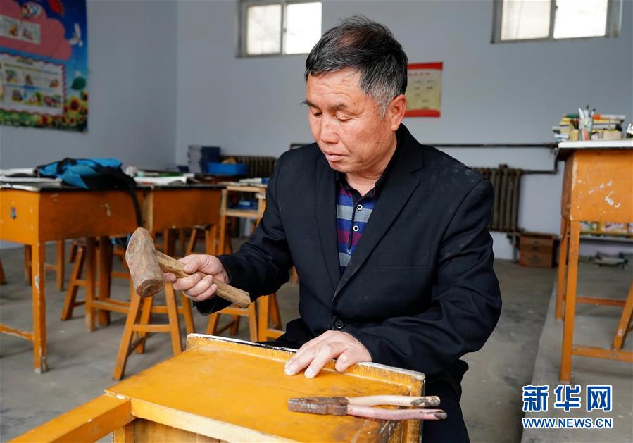 （图片故事）（14）侯增喜：45年乡村教育的坚守