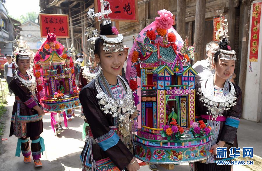 #（文化）（2）广西三江：&ldquo;三月三&rdquo; 抢花炮