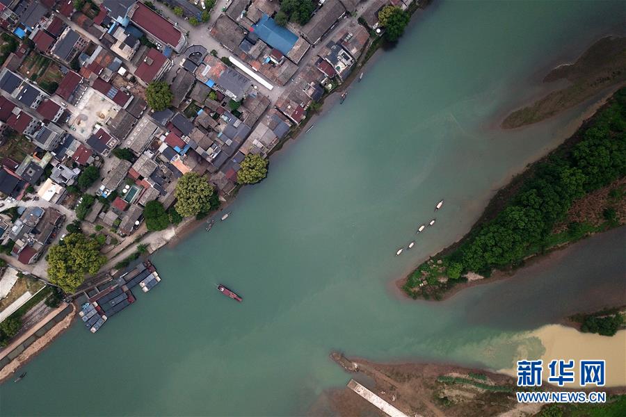 （新华全媒头条&middot;图文互动）（10）新华社评论员：厚植生态文明 耕耘美丽中国