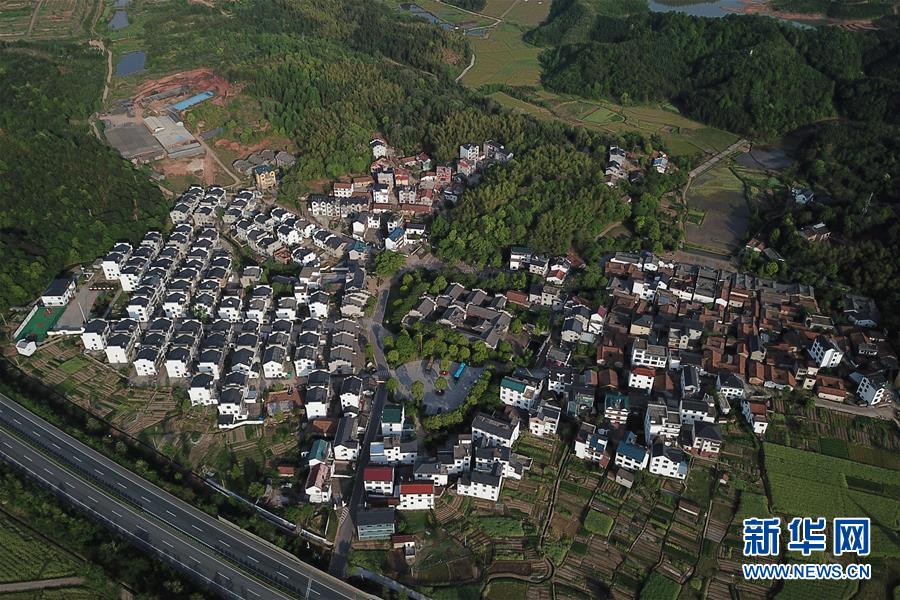 （新华全媒头条&middot;图文互动）（12）新华社评论员：厚植生态文明 耕耘美丽中国