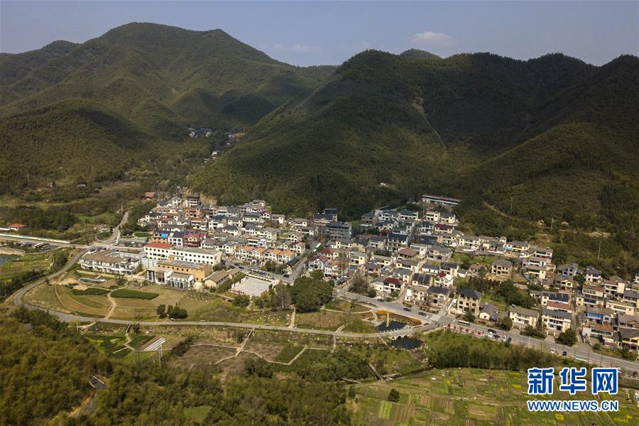 （新华全媒头条&middot;图文互动）（11）新华社评论员：厚植生态文明 耕耘美丽中国