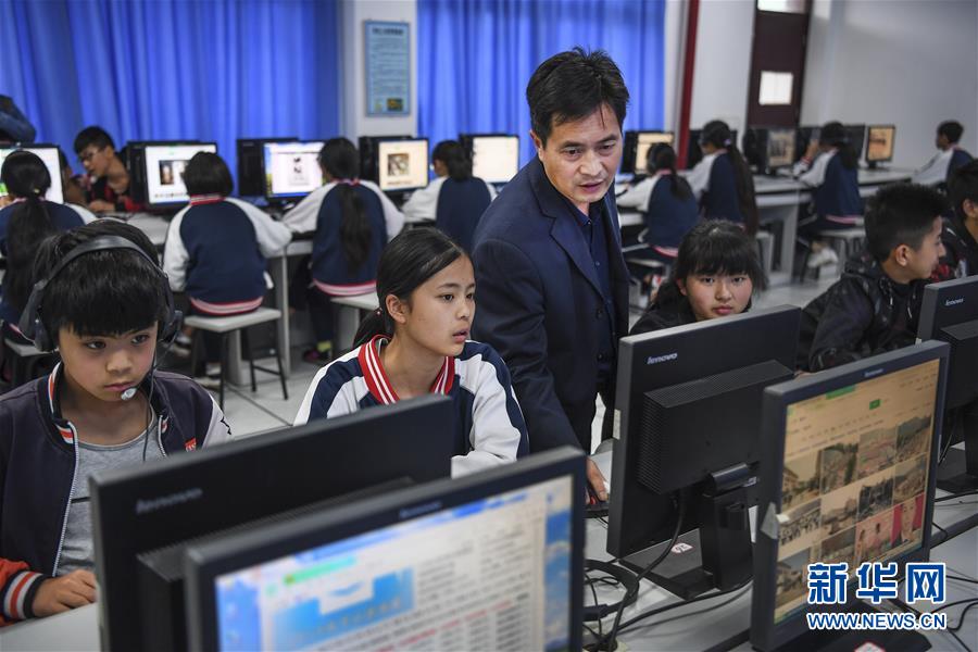 (社会)(3)震后十年 木鱼中学巨变