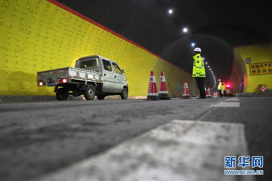 （图文互动）（3）甘肃折达公路考勒隧道存在质量问题的隧段完成加固维修任务