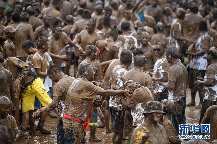 （社会）（3）&ldquo;摸你黑&rdquo;大狂欢