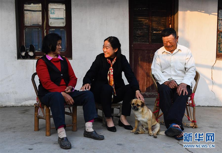 (图片故事)(9)周庄记之二:市河上的“文化船娘”