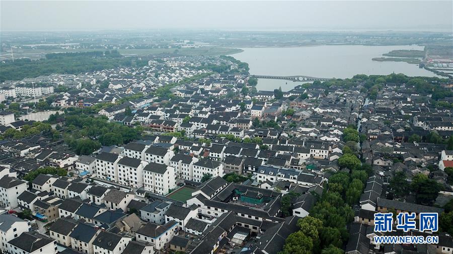 （图片故事）（10）周庄记之二：市河上的&ldquo;文化船娘&rdquo;