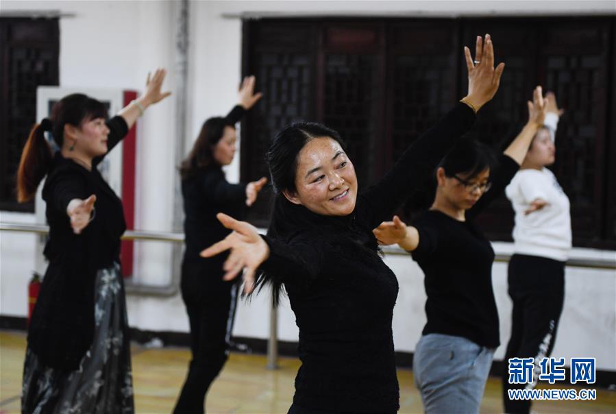 （图片故事）（15）周庄记之二：市河上的&ldquo;文化船娘&rdquo;