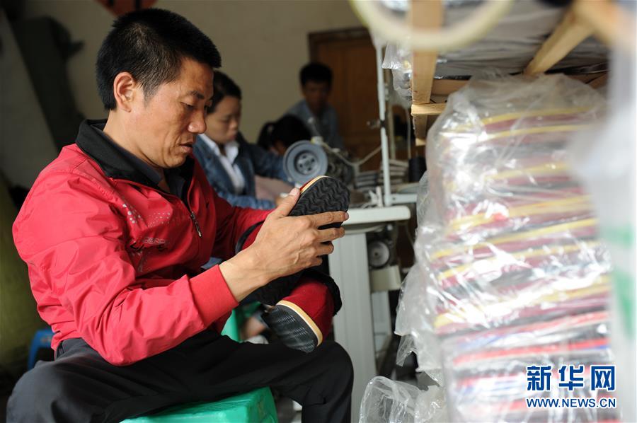 (脱贫攻坚)(2)用手“走”出脱贫路