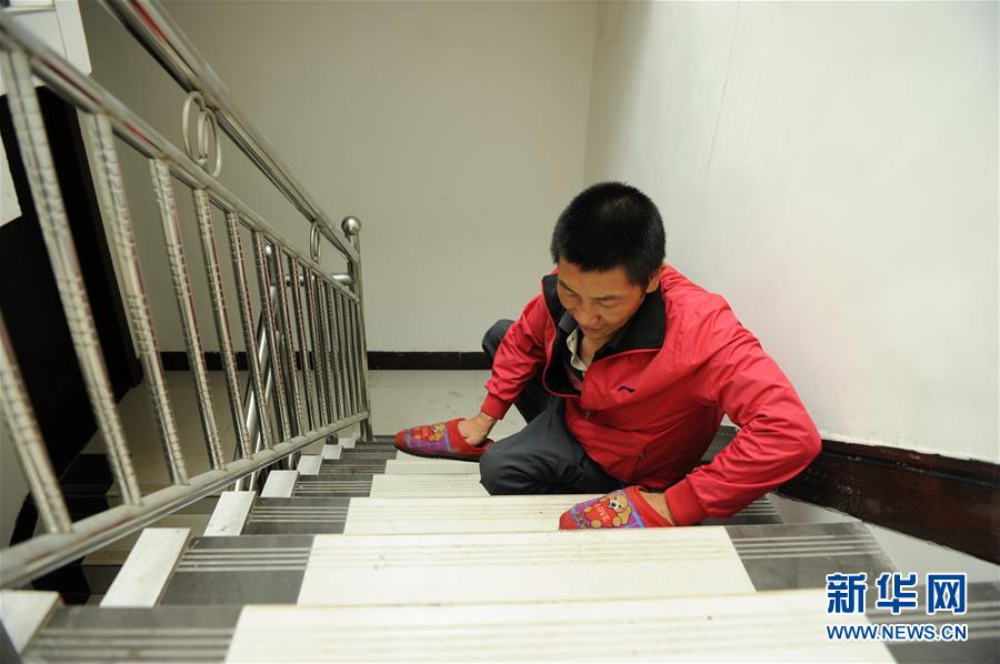 (脱贫攻坚)(8)用手“走”出脱贫路