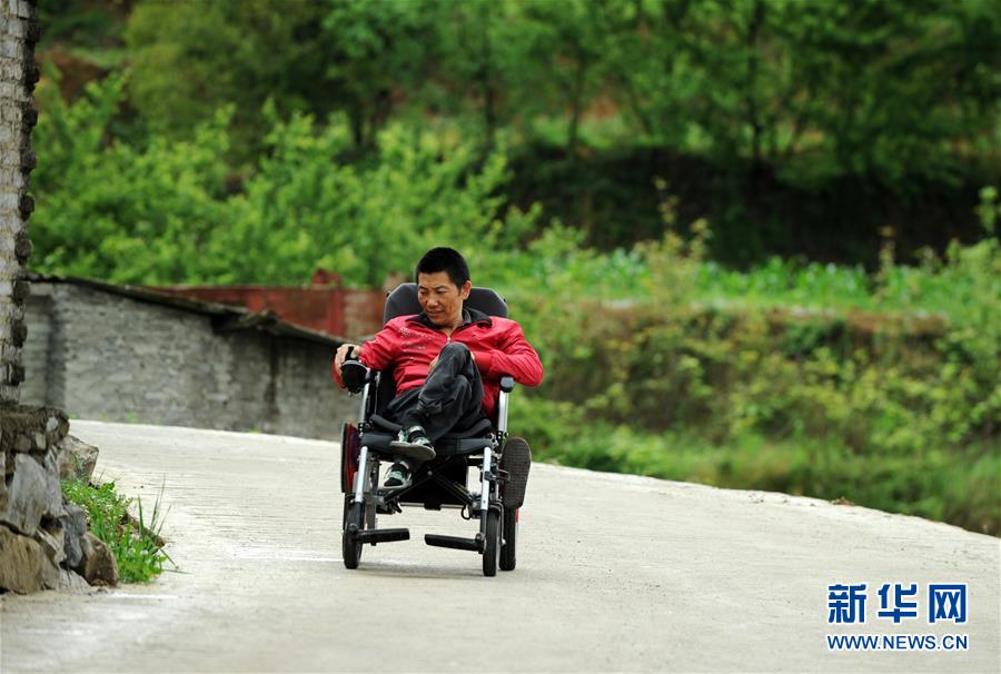 (脱贫攻坚)(9)用手“走”出脱贫路