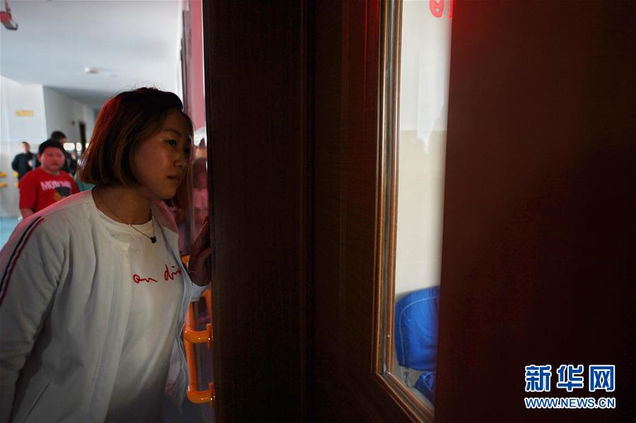 （图片故事）（4）盲童陪读母亲苗淑玲：做儿子的眼睛 帮他&ldquo;看&rdquo;世界