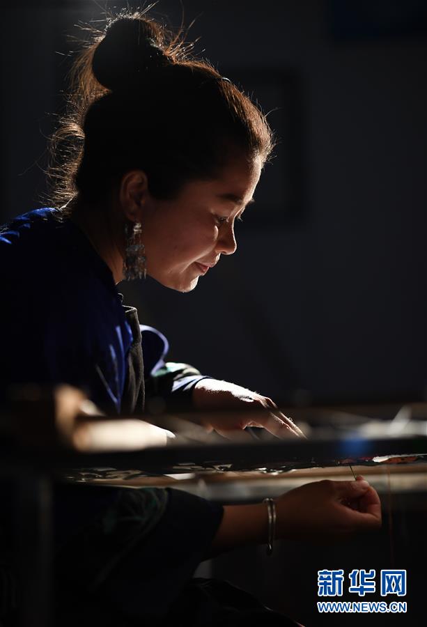 (图片故事)(1)慈母手中线 绣得家团圆