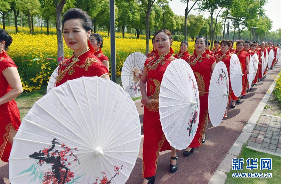 #（社会）（1）母亲节旗袍秀风采