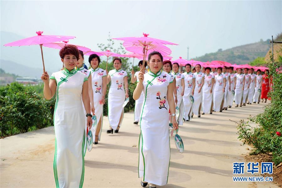 #（社会）（6）母亲节旗袍秀风采