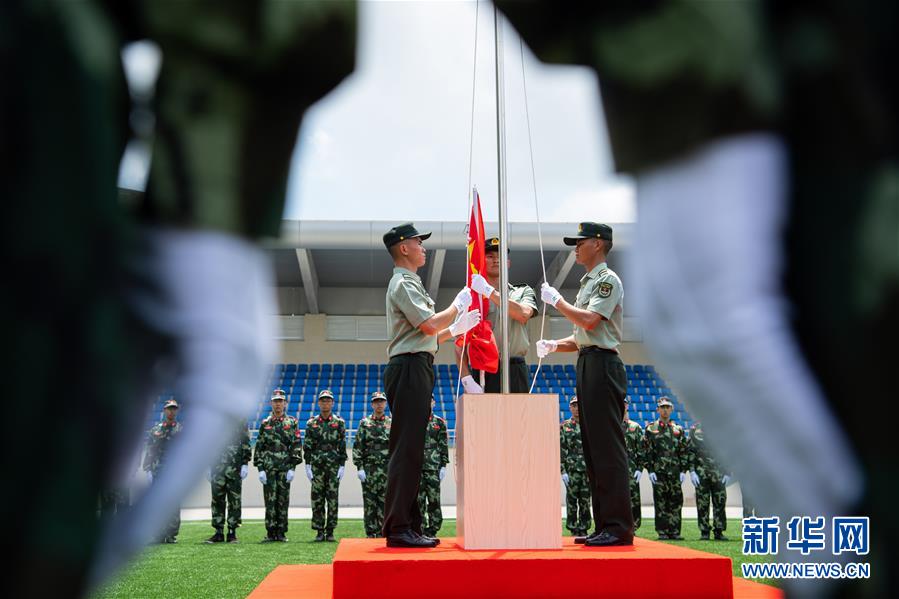 （图文互动）（2）300余名澳门中学生参加国旗手训练营